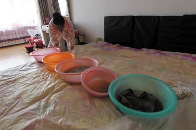 上林楼上漏水，住户失联，小区没物管，业主维权难！律师来支招……